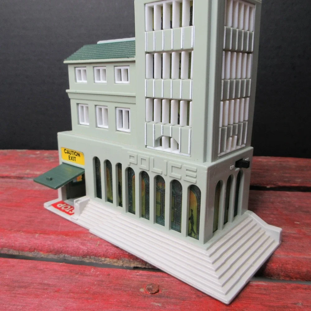VTG 1989 Lewis Galoob Micro Machines Police Station Building Light-Up WORKS